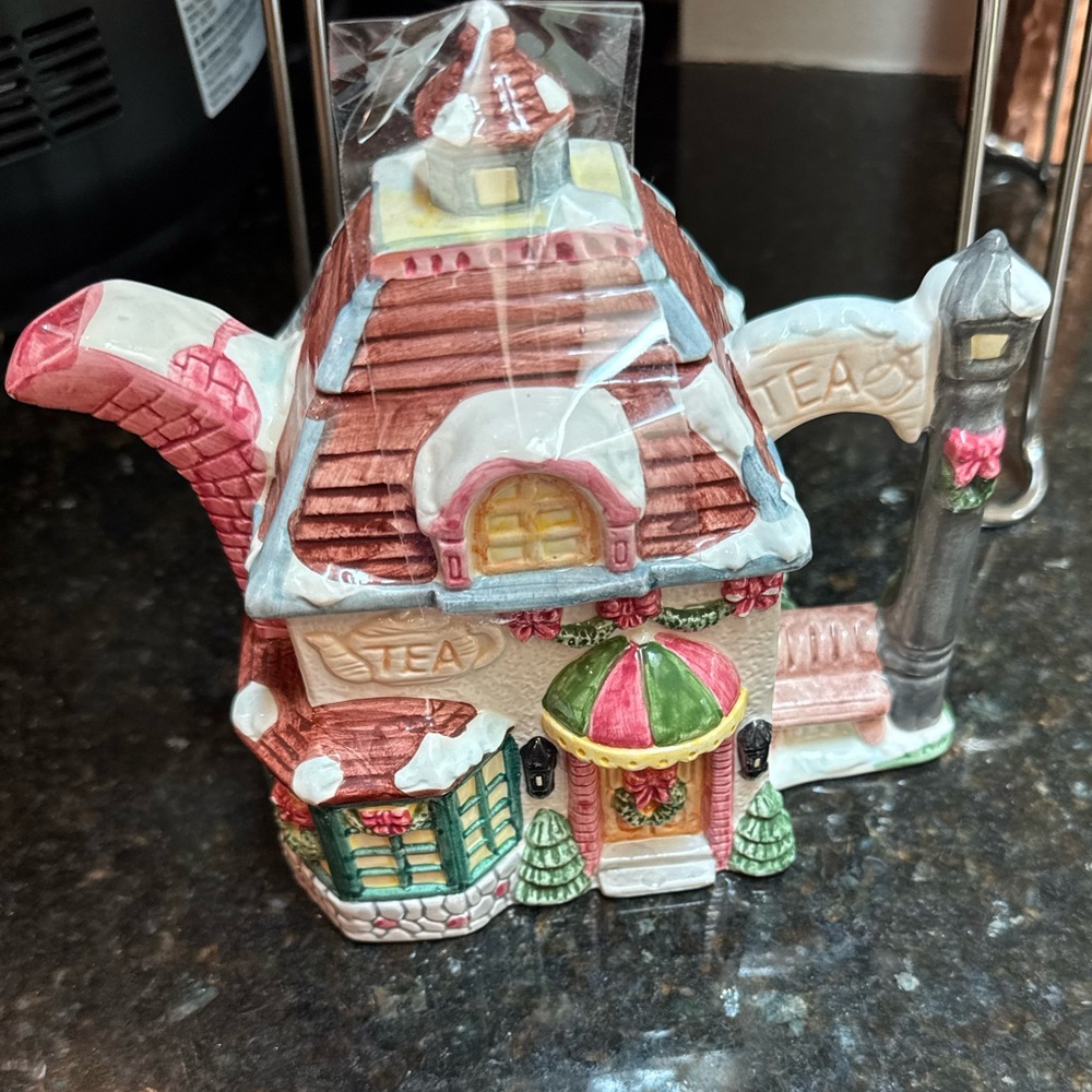 VINTAGE COSMOS 1995 Whimsical Red and Green Holiday Decor Ceramic House teapot
